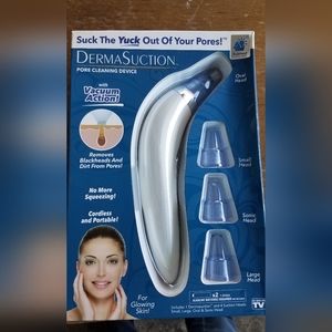 DermaSuction pore cleaning device